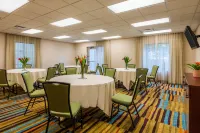 Fairfield Inn & Suites Buffalo Airport - Breakfast