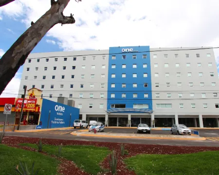 One Guadalajara Periferico Poniente Hotels in Zapopan