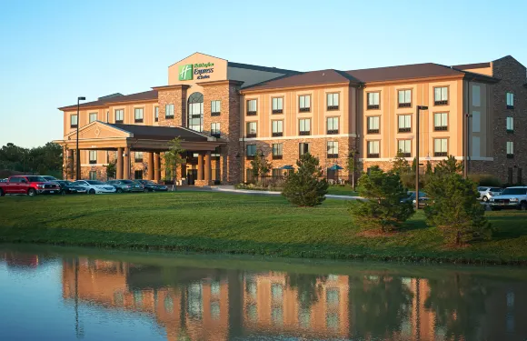 威奇託東北智選假日套房酒店