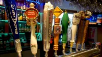 Holiday Inn & Suites OAKLAND - AIRPORT by IHG - Quầy bar
