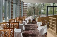 Ramada by Wyndham Dresden Hotels in Dresden