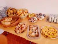 Opal Hotel - breakfast