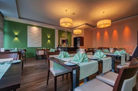 City Hotel Fortuna Reutlingen Отели в г. Энгстинген