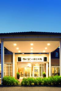 Best 10 Hotels Near Bronzestatue ＂Schafer und Hund von einem Panther  angefallen＂ from USD 56/Night-Schwerin for 2022 | Trip.com