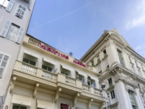 尼斯馬爾凱弗勒爾美居飯店 堡丘公園附近的飯店