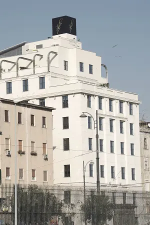 Palazzo Salgar Отели рядом с достопримечательностью «Chiesa e Chiostro di San Gregorio Armeno Napoli»