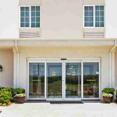 Hawthorn Extended Stay by Wyndham Ardmore Hotel Exterior