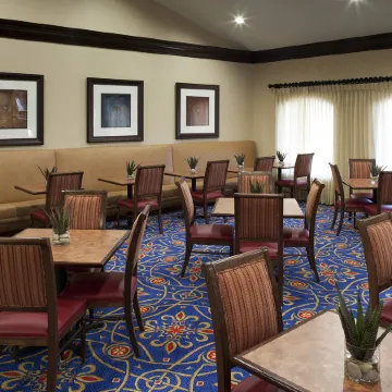 TownePlace Suites Fort Worth Downtown Отели рядом с достопримечательностью «Fort Worth Herd Longhorn Cattle Drive»