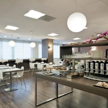B&B Hotel Milano Portello Отели рядом с достопримечательностью «Тре Торри ди Греко»