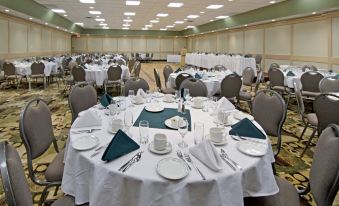 Clarion Lakeside Inn & Conference Centre