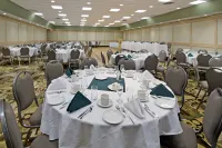 Clarion Lakeside Inn & Conference Centre فنادق في كينورا