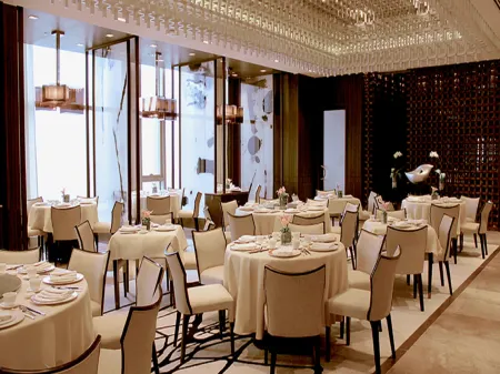 Marco Polo Ortigas Manila Отели рядом с достопримечательностью «AUG Student Services Manila»