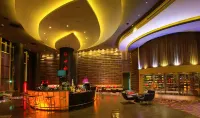 Amaranth Suvarnabhumi Hotel - Free Suvarnabhumi Airport Shuttle - bar
