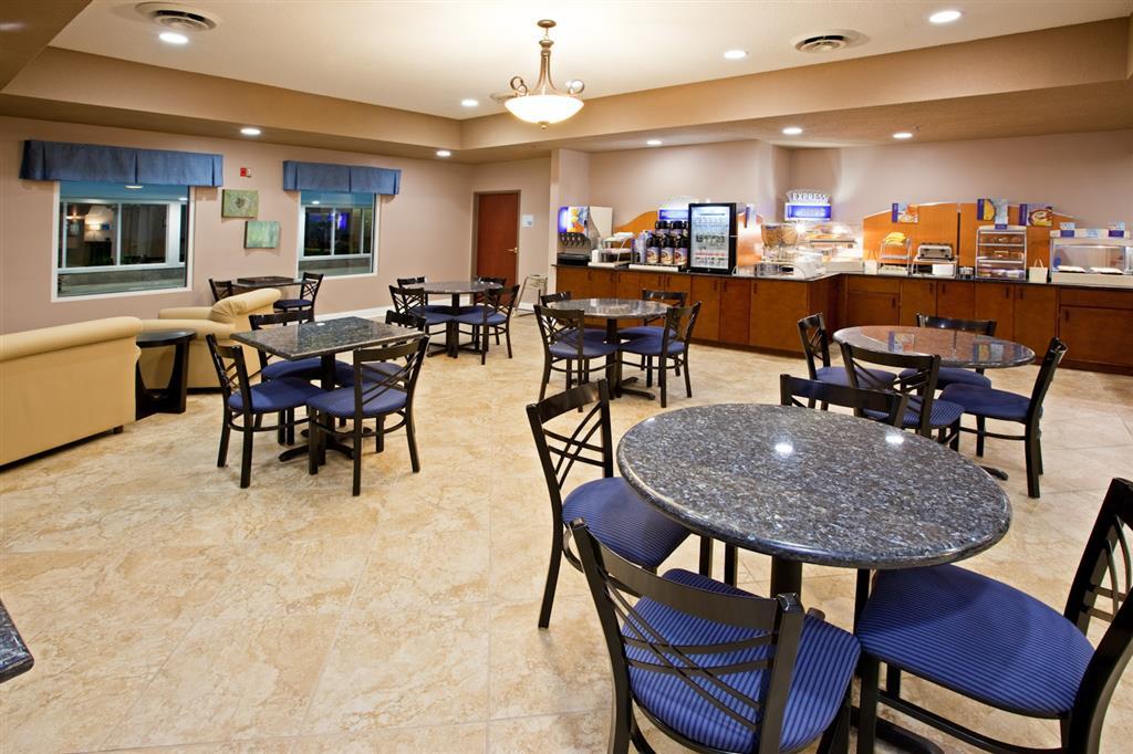 Holiday Inn Express Hotel & Suites Bedford, an Ihg Hotel