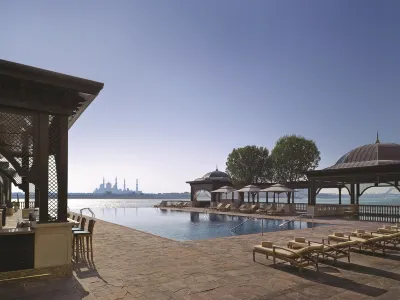 Shangri la Hotel Qaryat Al Beri Abu Dhabi Hotel di Abu Dhabi