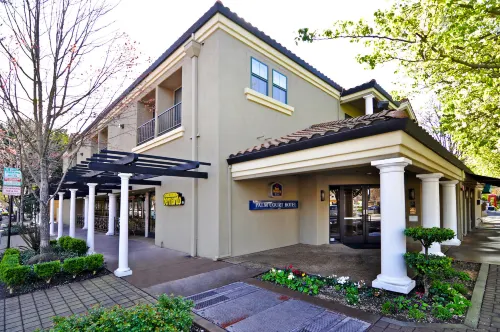 Best Western Plus Palm Court Hotel