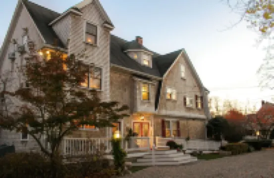 Palmer House Inn Hotels in Falmouth