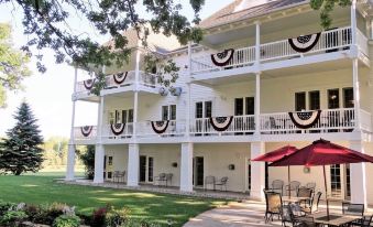 The Oakwood Inn