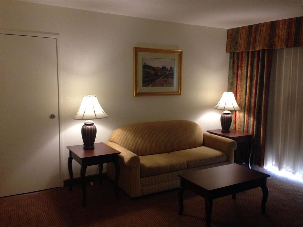 Red Lion Inn & Suites Perris