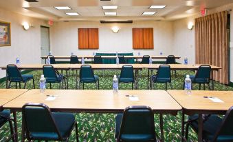 Holiday Inn Express & Suites Plant City