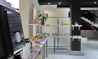Side One Design Hotel Garni - breakfast