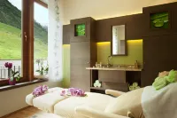 Hotel Alpenhof Hotels in Madseit