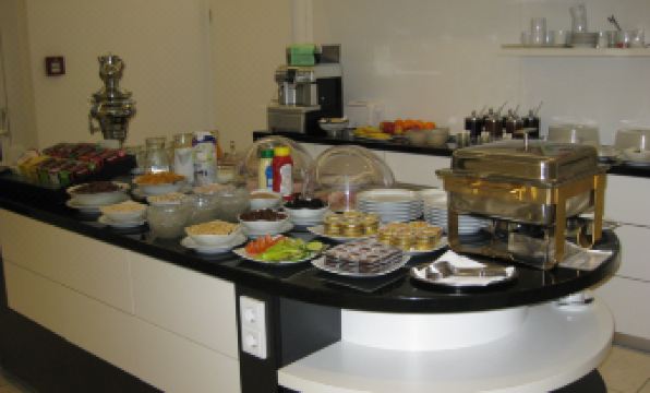 City Hotel - Housity