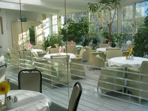City Hotel