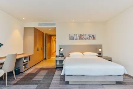 Hyatt Place Shanghai Tianshan Plaza Отели рядом с достопримечательностью «Пунг-Бич Наньфэн Сити»