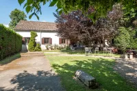 Logis Hôtel Saint-Romain Hôtels à : Ambérieux