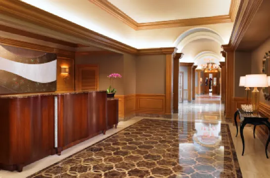 Houston Grand Hotel - River Oaks  호텔