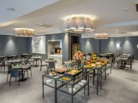 Hotel American Palace Eur Hoteles cerca de Parque de atracciones LunEur