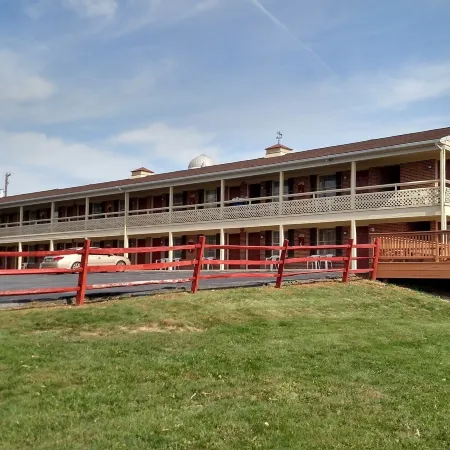 Harvest Drive Family Inn - Renovated Rooms