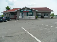Hilltop Motel & Restaurant فنادق في Grand Falls