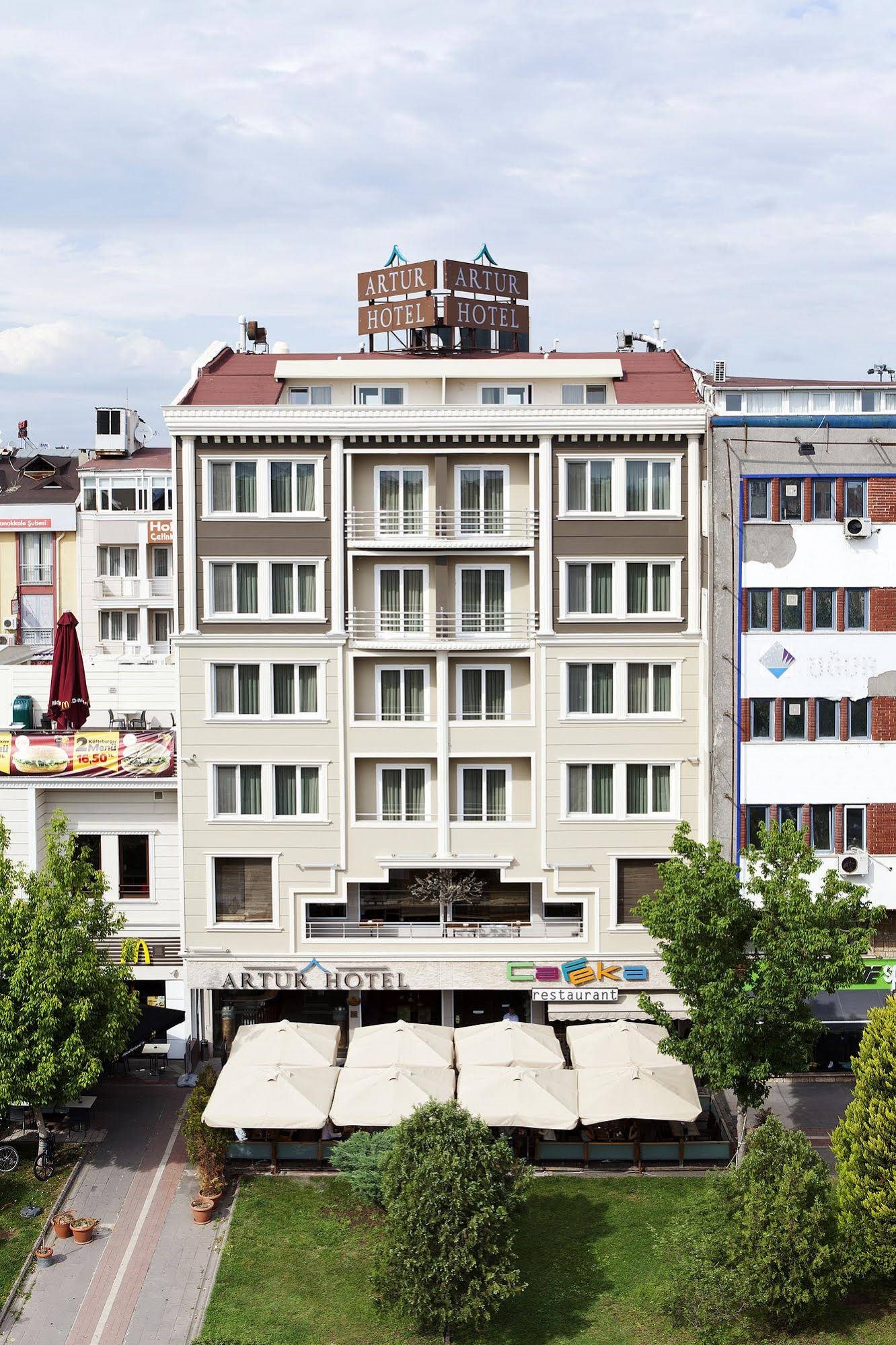 Artur Hotel