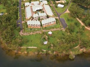 Tinaroo Lake Resort