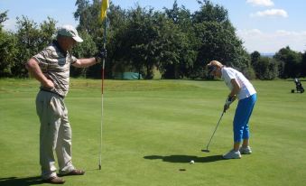 Newent Golf Club and Lodges