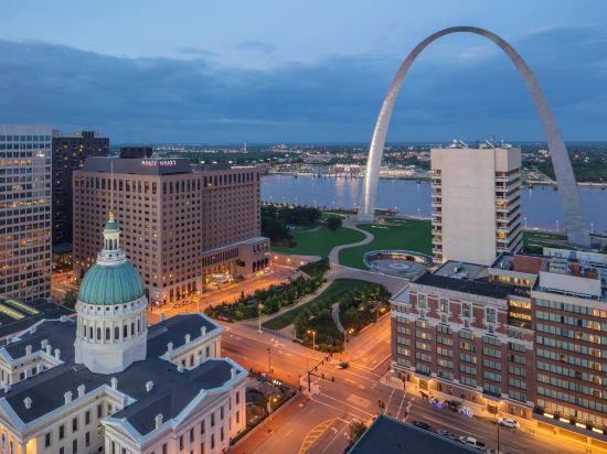 10 Best Hotels near The Gateway Arch, St. Louis 2023