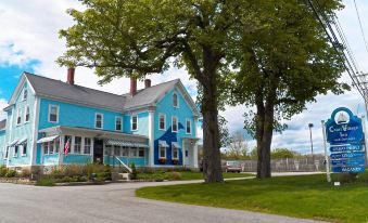 Coast Village Inn and Cottages