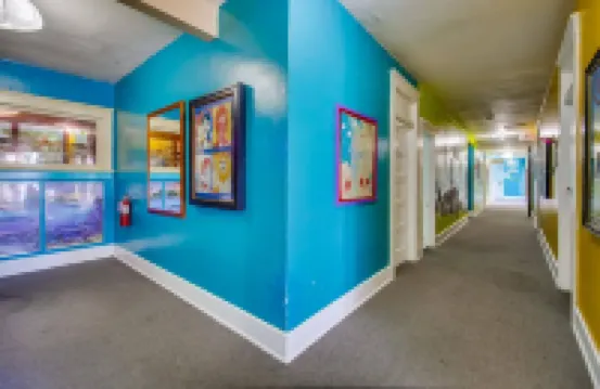 Lucky d's Youth and Traveler's Hostel
