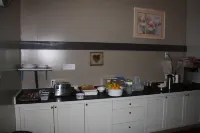 Monashee Lodge Hotels in Revelstoke