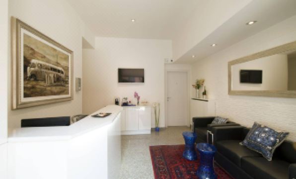 Monza City Rooms & Studios