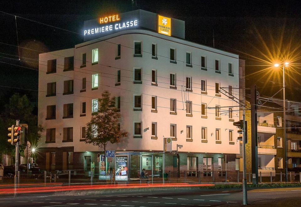 Motel One Duesseldorf-City-Dusseldorf Updated 2023 Room Price-Reviews &  Deals | Trip.com