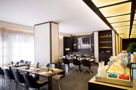 Starhotels Tourist Отели рядом с достопримечательностью «Monumento Ai Carabinieri»