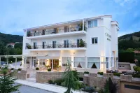 Chloe Luxury Hotel Hotel dekat Panagia Mavriotissa Monastery