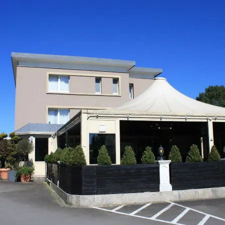 Bivius Hotel Restaurant Luxembourg Отели рядом с достопримечательностью «Железнодорожный вокзал Холлерих»
