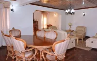 White Horse Inn Hotel di Ndorwa