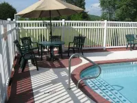 Mountain Inn & Suites - Dunlap TN - Family