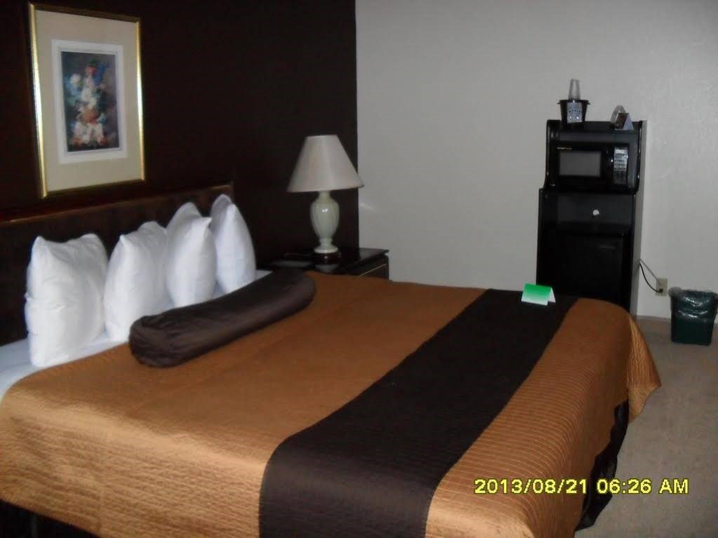 Bicentennial Inn