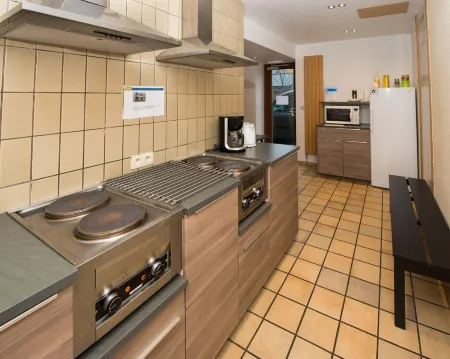 Auberge de Jeunesse de La-Roche Champlon Отели в г. Champlon